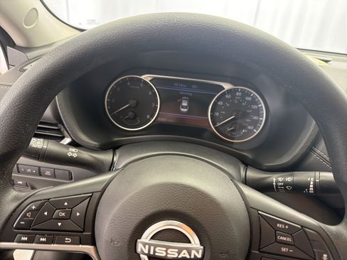 Used 2024 Nissan Sentra SV FWD image 9