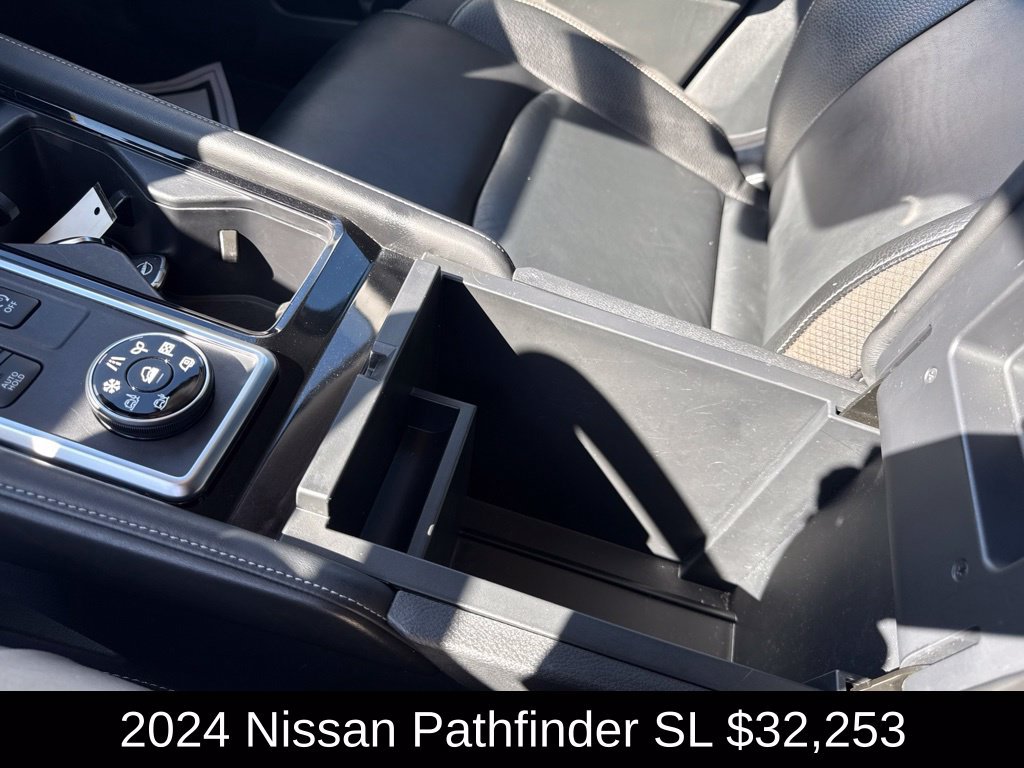 Used 2024 Nissan Pathfinder SL AWD/4WD image 38