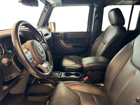 Used 2018 Jeep Wrangler Unlimited Sahara w/ Max Tow Package AWD/4WD image 10