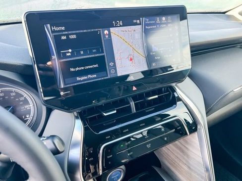 Used 2021 Toyota Venza XLE image 23