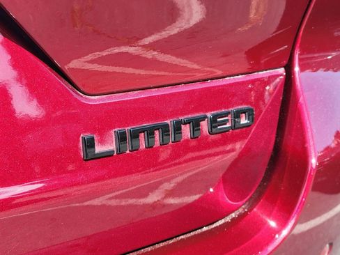 Used 2024 Jeep Grand Cherokee Limited w/ Black Appearance Package image 24