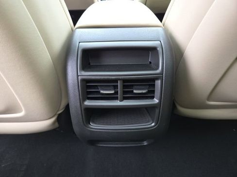 Used 2017 Cadillac XT5 Luxury image 30