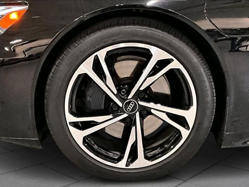 Used 2024 Audi e-tron GT Premium Plus image 11