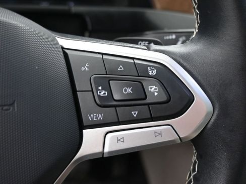 Used 2024 Volkswagen Atlas SE w/ Panoramic Sunroof Package image 31