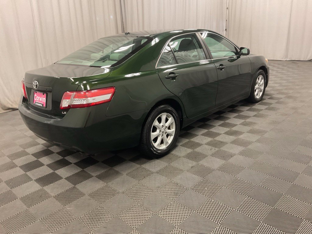 Used 2011 Toyota Camry LE w/ LE Extra-Value Pkg FWD image 2