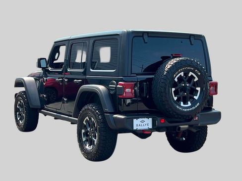 Used 2025 Jeep Wrangler Unlimited Rubicon AWD/4WD image 7
