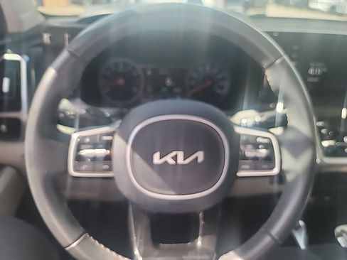 Certified 2022 Kia Sorento S w/ Panoramic Sunroof Package FWD image 17