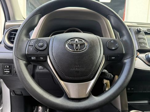 Used 2015 Toyota RAV4 LE AWD/4WD image 29