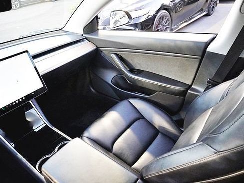 Used 2019 Tesla Model 3 Mid Range RWD image 32