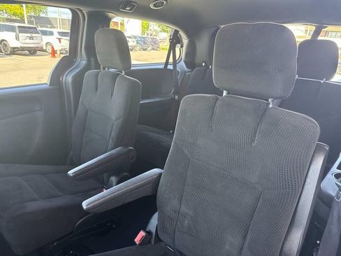 Used 2017 Dodge Grand Caravan SE FWD image 57
