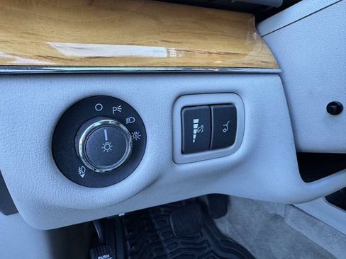 Used 2012 Lincoln MKT AWD image 48