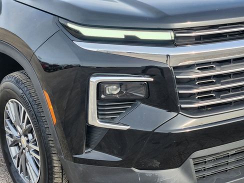 Used 2025 Chevrolet Traverse LT image 9