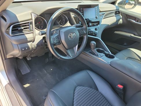 Used 2024 Toyota Camry SE FWD image 3