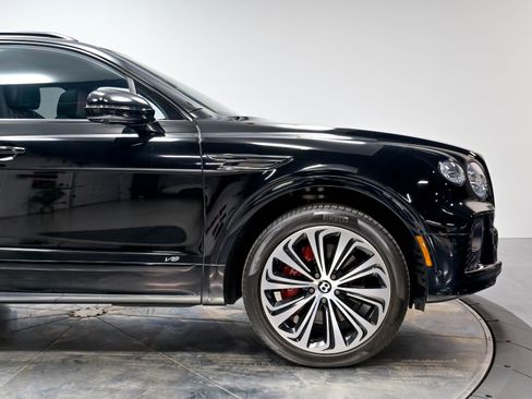 Used 2021 Bentley Bentayga w/ First Edition Specification AWD/4WD image 20