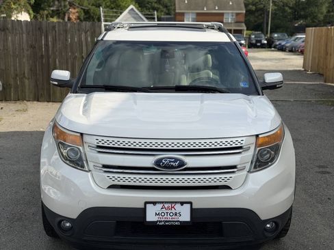 Used 2014 Ford Explorer XLT w/ Equipment Group 202A AWD/4WD image 4