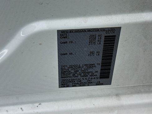 Used 2025 Nissan Leaf S image 12