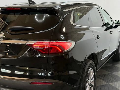 Used 2023 Buick Enclave Essence AWD/4WD image 11
