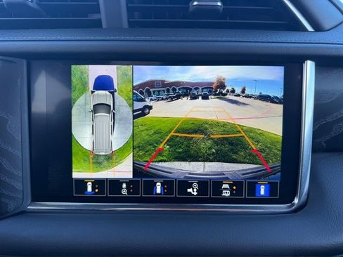 Used 2023 GMC Yukon Denali image 16