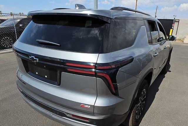 Used 2025 Chevrolet Traverse Z71 AWD/4WD image 5