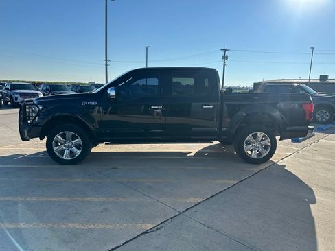 Used 2018 Ford F150 Lariat w/ Equipment Group 502A Luxury AWD/4WD image 4