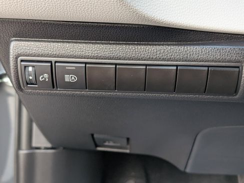 Used 2025 Toyota Corolla SE image 28