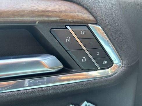 Used 2023 Chevrolet Silverado 1500 High Country w/ High Country Premium Package AWD/4WD image 18