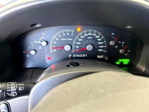 Used 2003 Ford Expedition XLT image 7