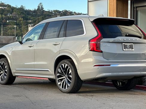 New 2026 Volvo XC90 T8 Ultra w/ Protection Package Premier AWD/4WD image 6