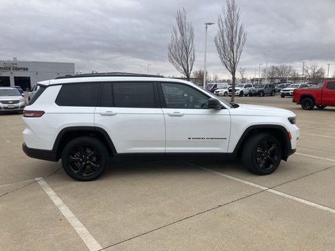 Certified 2023 Jeep Grand Cherokee L Laredo image 5