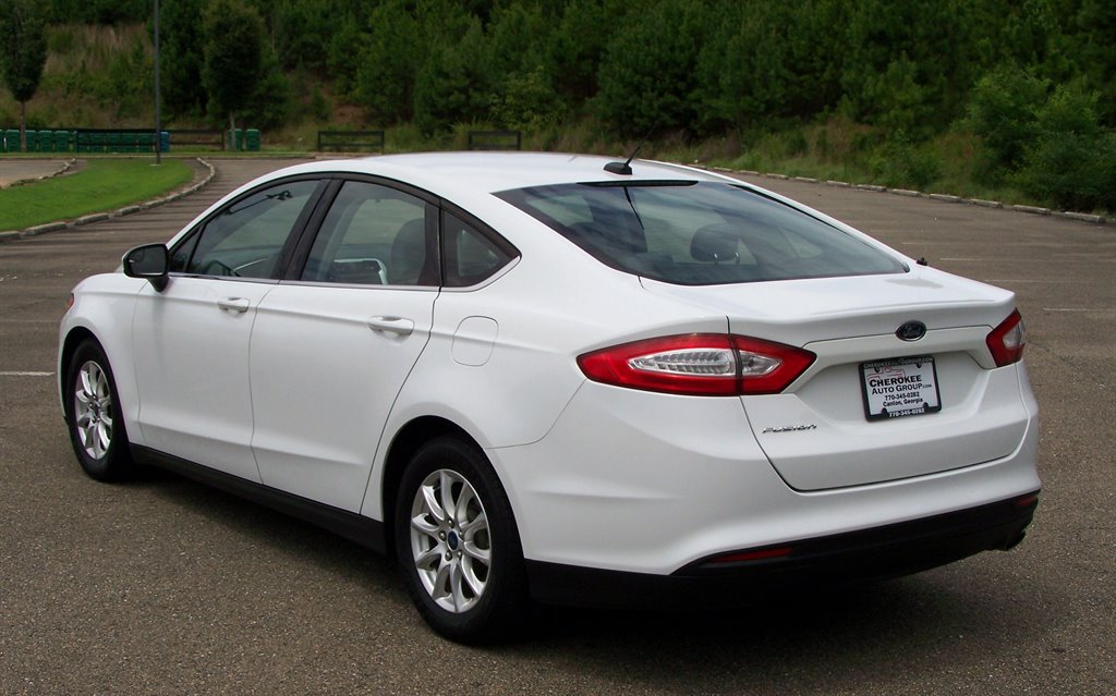 Used 2015 Ford Fusion S FWD image 4