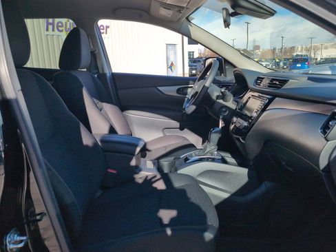 Used 2022 Nissan Rogue Sport S image 16