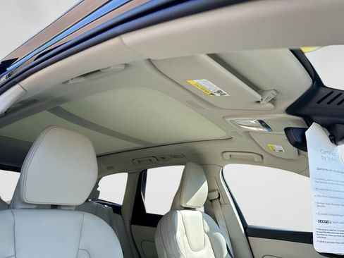 Certified 2023 Volvo XC60 T8 Ultimate w/ Climate Package AWD/4WD image 19