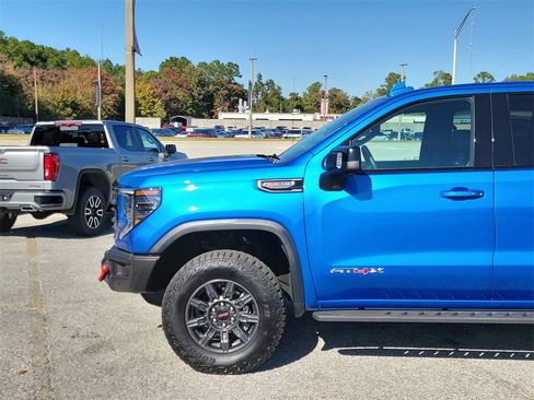 Used 2024 GMC Sierra 1500 AT4X image 5