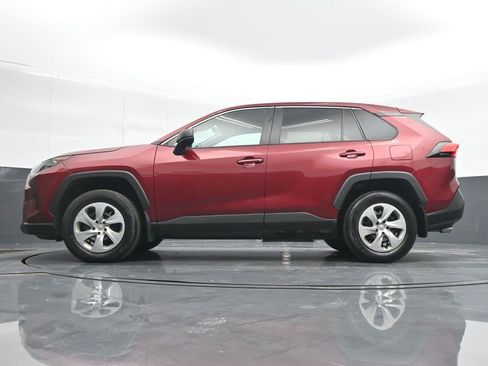 Used 2022 Toyota RAV4 LE image 18