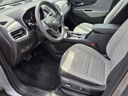 Used 2023 Chevrolet Equinox LS w/ LS Convenience Package FWD image 9