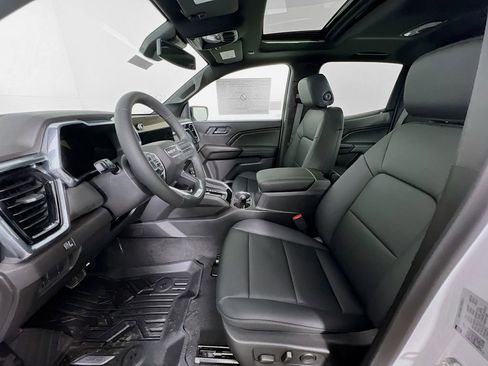 New 2026 GMC Canyon Elevation w/ Convenience Package image 17