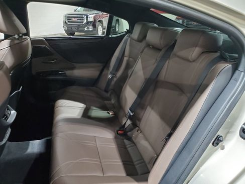 Used 2022 Lexus ES 300h Ultra Luxury w/ Accessory Package 2 image 25