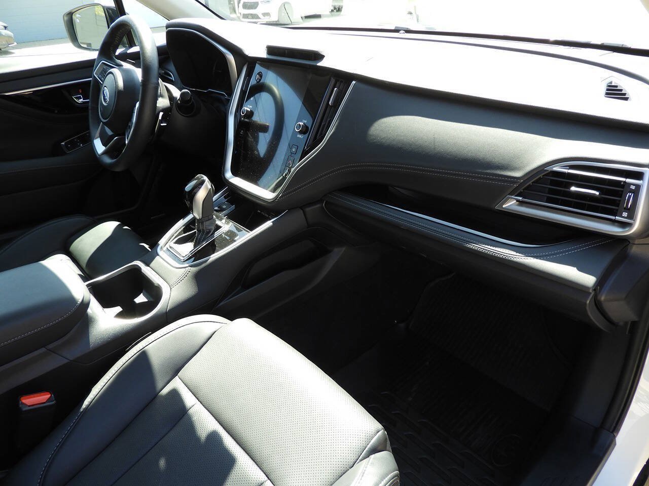 Used 2025 Subaru Outback Limited AWD/4WD image 40
