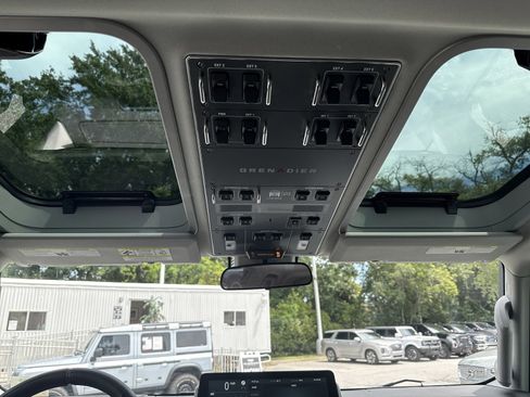 Used 2025 INEOS Grenadier Fieldmaster Edition image 26