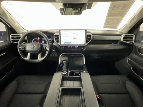 Used 2022 Toyota Tundra SR5 w/ SR5 Premium Package image 10