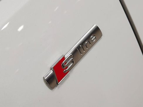 Used 2019 Audi A4 2.0T Premium w/ Convenience Package image 28