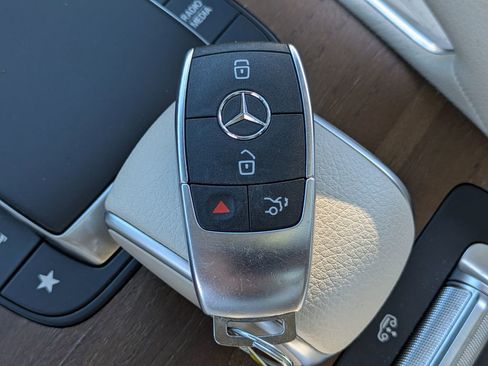 Used 2022 Mercedes-Benz GLS 450 4MATIC image 33