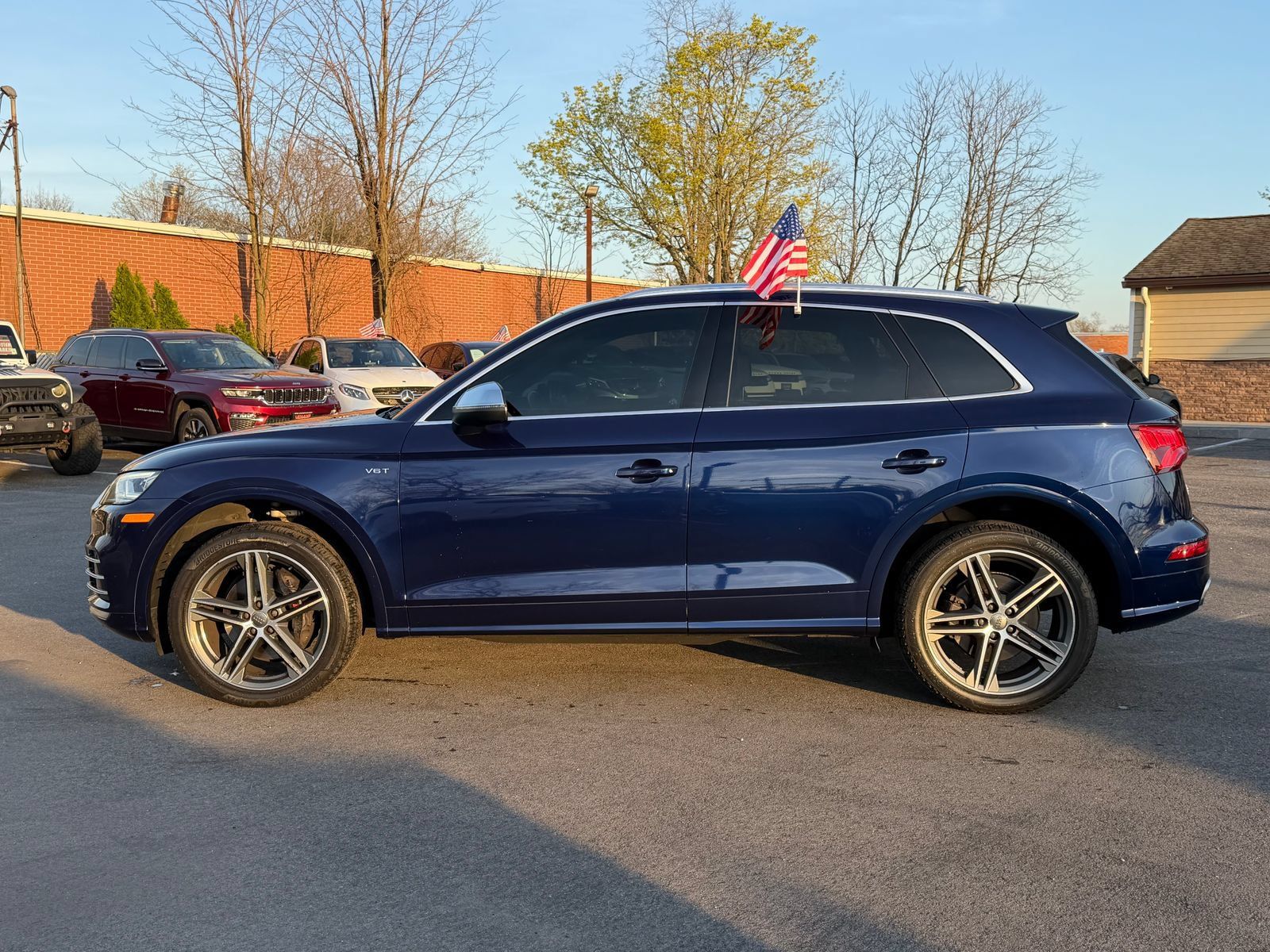 Used 2018 Audi SQ5 Premium Plus w/ Navigation Package AWD/4WD image 2
