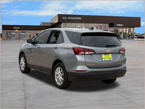 Used 2024 Chevrolet Equinox LS w/ LS Convenience Package FWD image 3