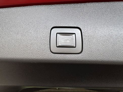 Used 2024 Buick Encore GX Avenir w/ Avenir Technology Package FWD image 36