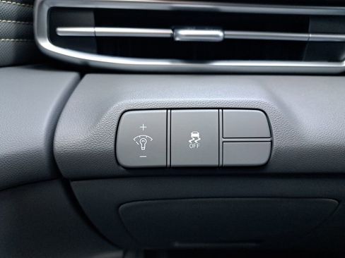 New 2025 Hyundai Elantra SEL image 32