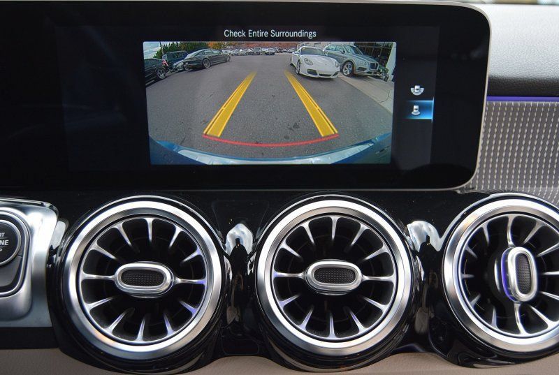 Used 2021 Mercedes-Benz GLB 250 4MATIC w/ Premium Package image 29
