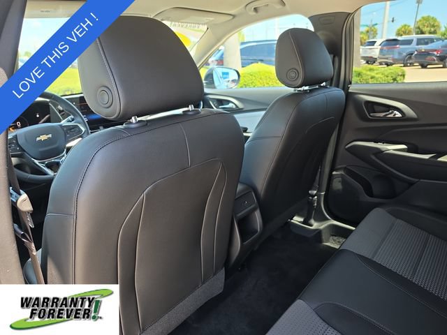 Used 2025 Chevrolet Trax LT w/ LT Convenience Package FWD image 11