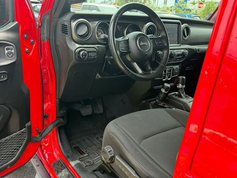 Used 2022 Jeep Gladiator Sport AWD/4WD image 11
