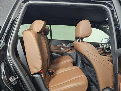 Used 2025 Mercedes-Benz GLS 450 4MATIC image 14